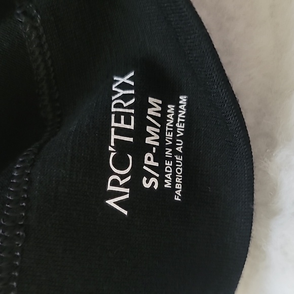 Arc’teryx Rho Lightweight Wool Toque Black Beanie Hat - Picture 3 of 6